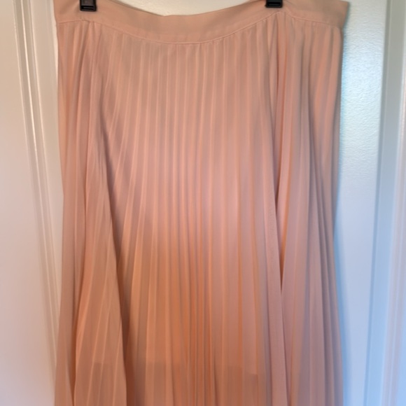 Bebe Soft Pink Pocket Pleated Maxi Skirt Small - Picture 4 of 11